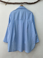 Load image in the gallery viewer,Camisa oversize bordada VACATION
