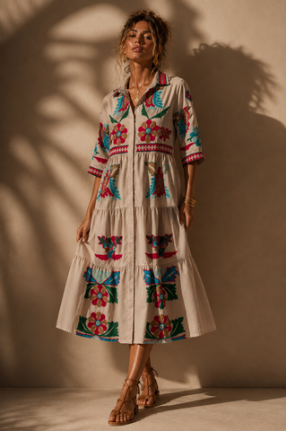 Vestido camiseiro bordado ARNAVA