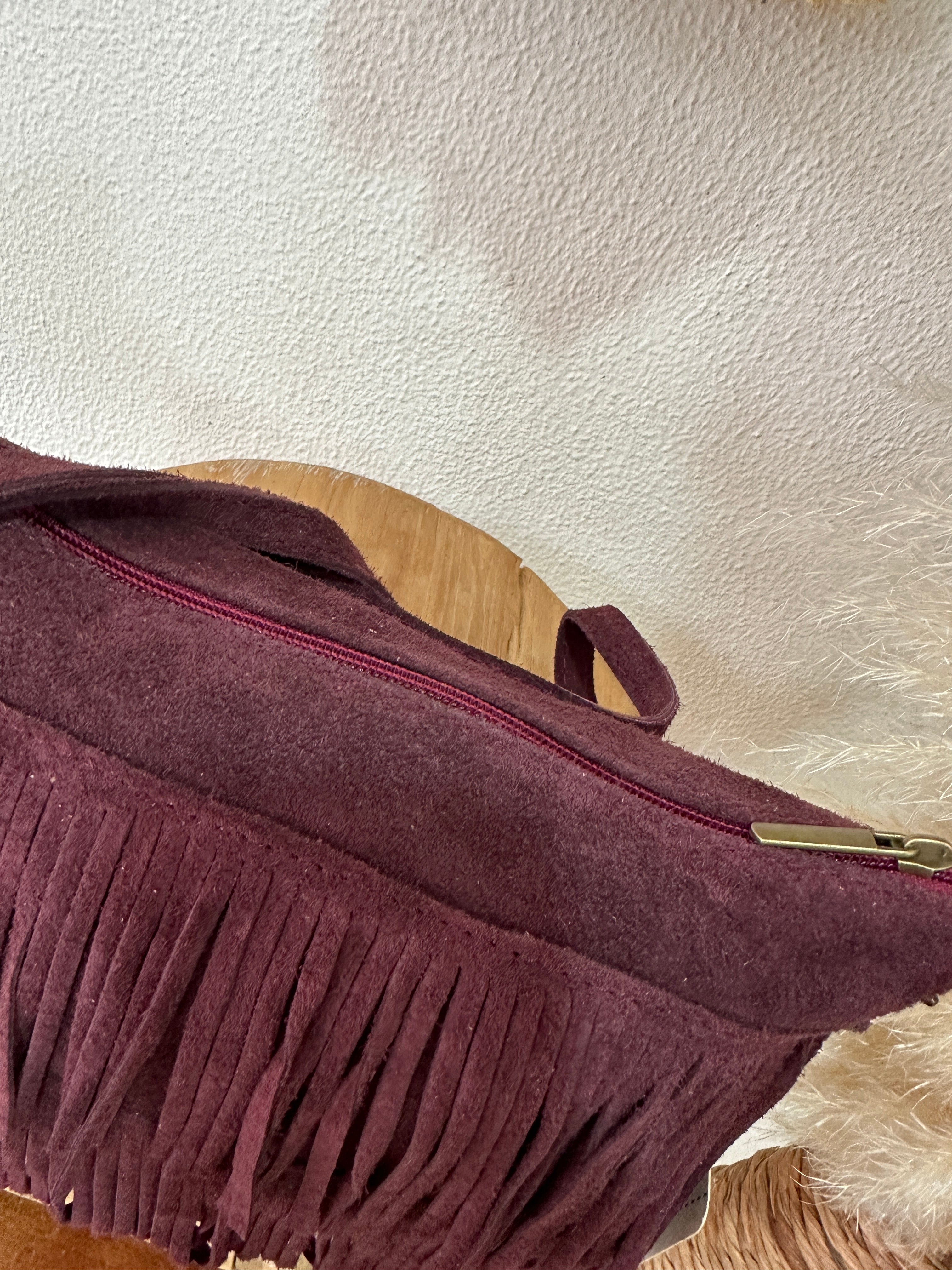 Mala em camurça com franjas RAVENA