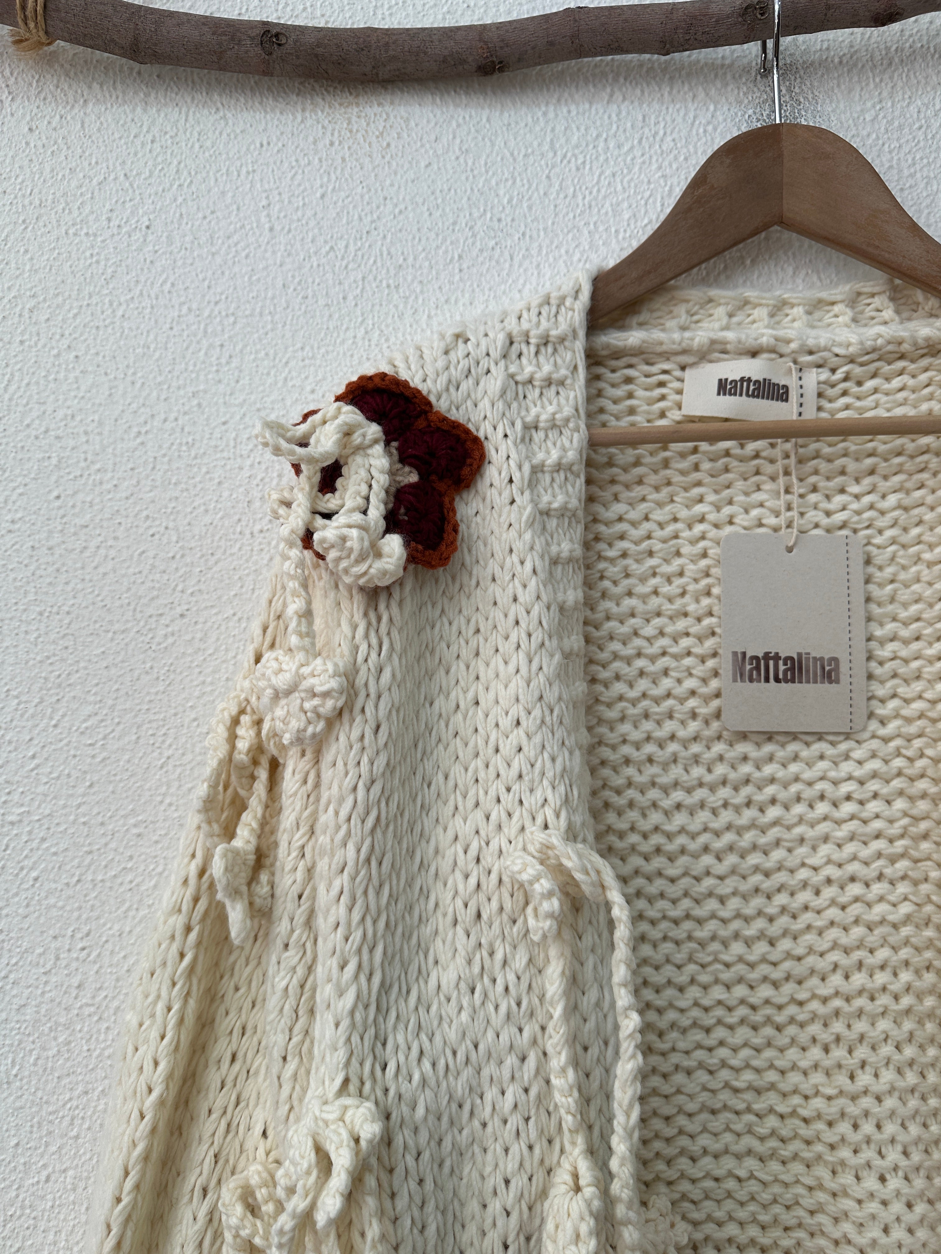 Casaco de malha c/aplicações artesanais CLOVER