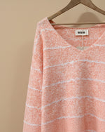 Chargez l'image dans la visionneuse de la galerie,Camisola de malha assimétrica c/ renda PEACHY
