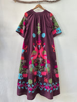 Load image in the gallery viewer,Vestido-camiseiro bordado c/ bolsos DHARMA
