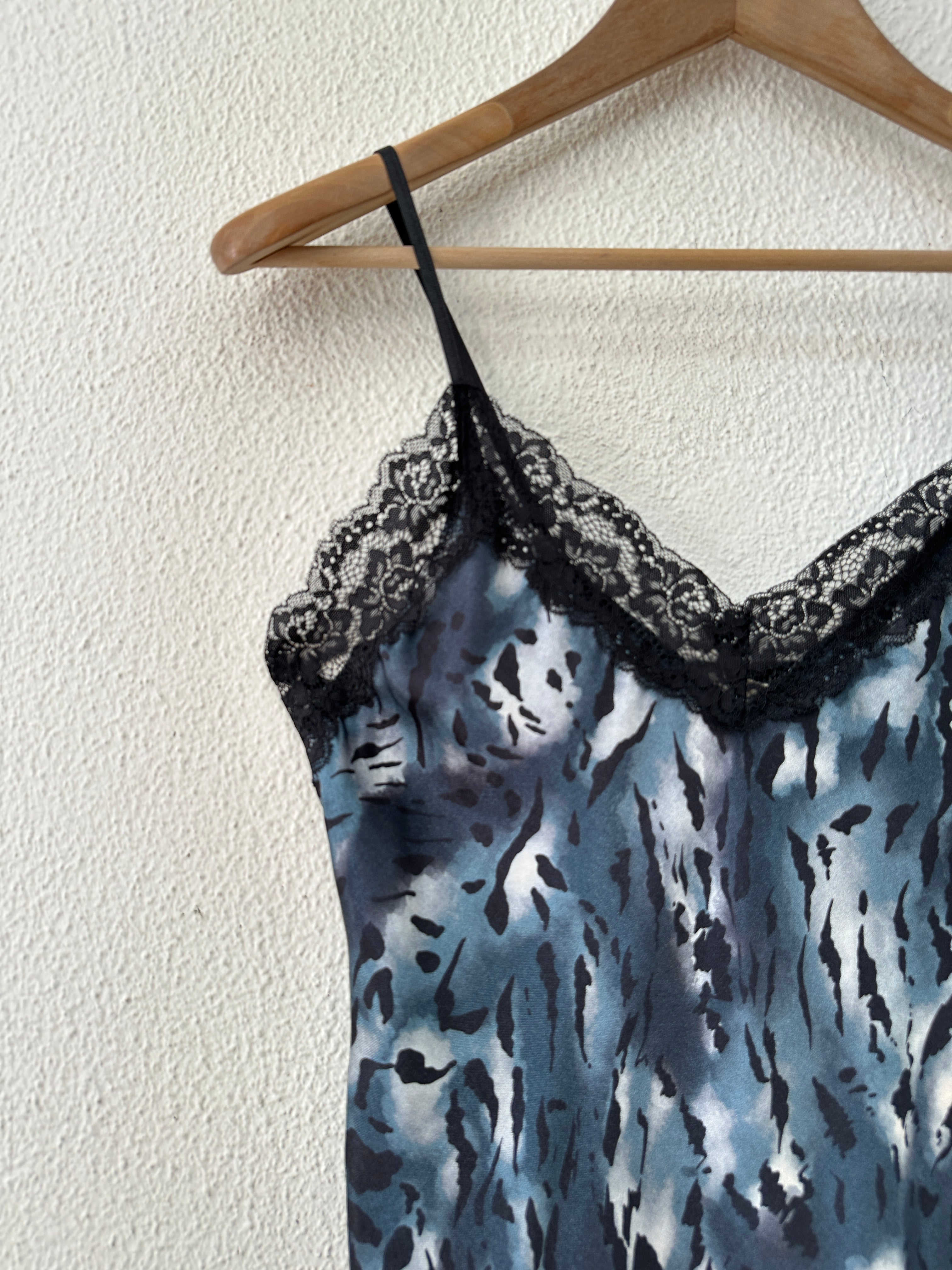 Top acetinado c/ renda ARCTIC