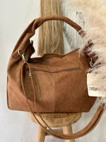 Carregar imagem no visualizador da galeria, Mala em camurça sintética c/tachas BOULEVARD
