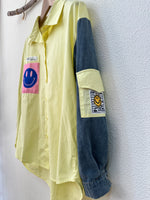 Load image in the gallery viewer,Camisa oversize c/manga em denim SMILEY
