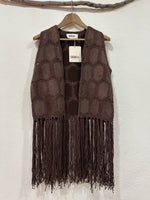 Load image in the gallery viewer,Colete de retalhos em suede c/pelo interior e franjas TRENDY
