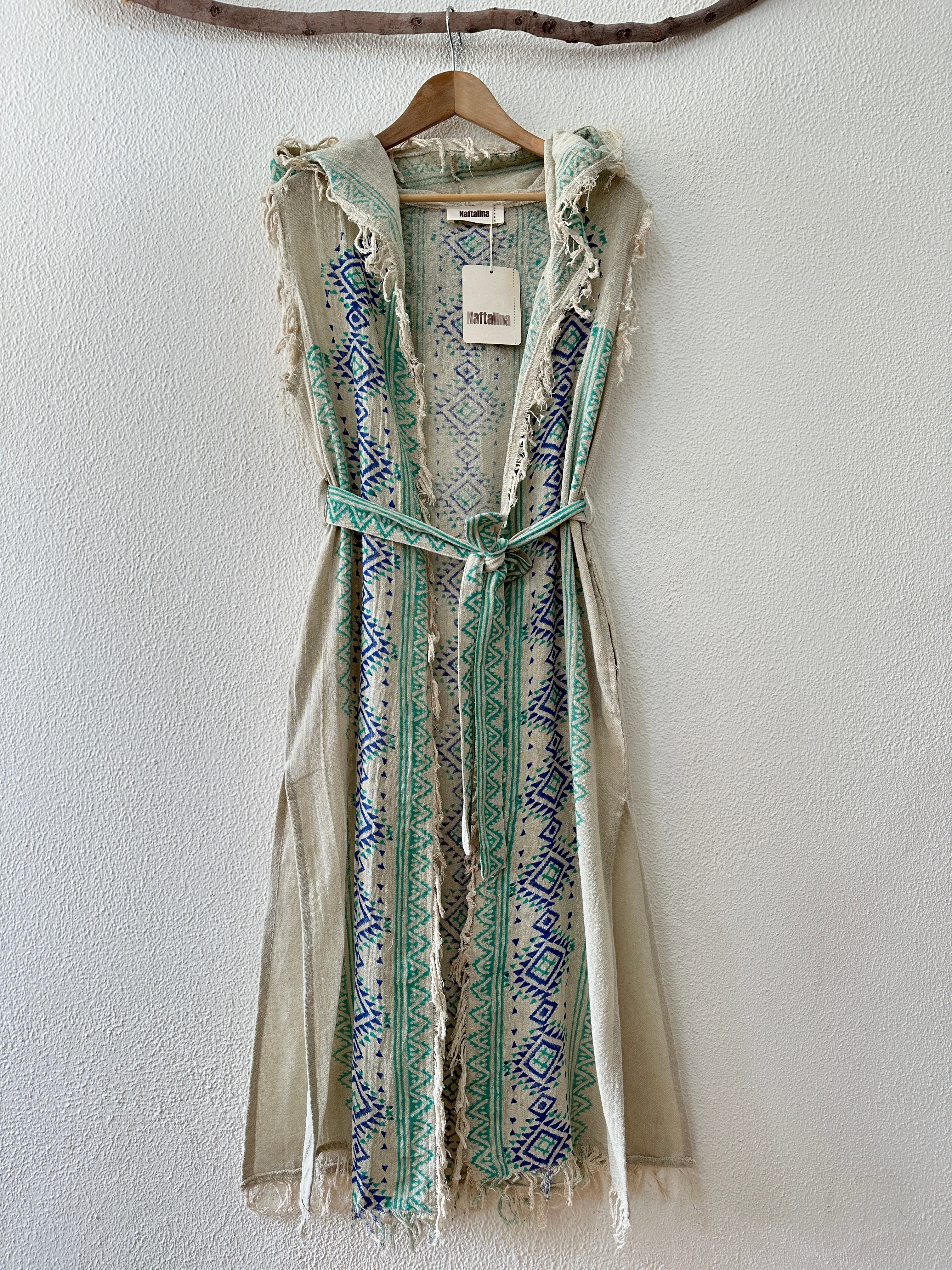 Colete em algodão rústico c/ capuz SATI