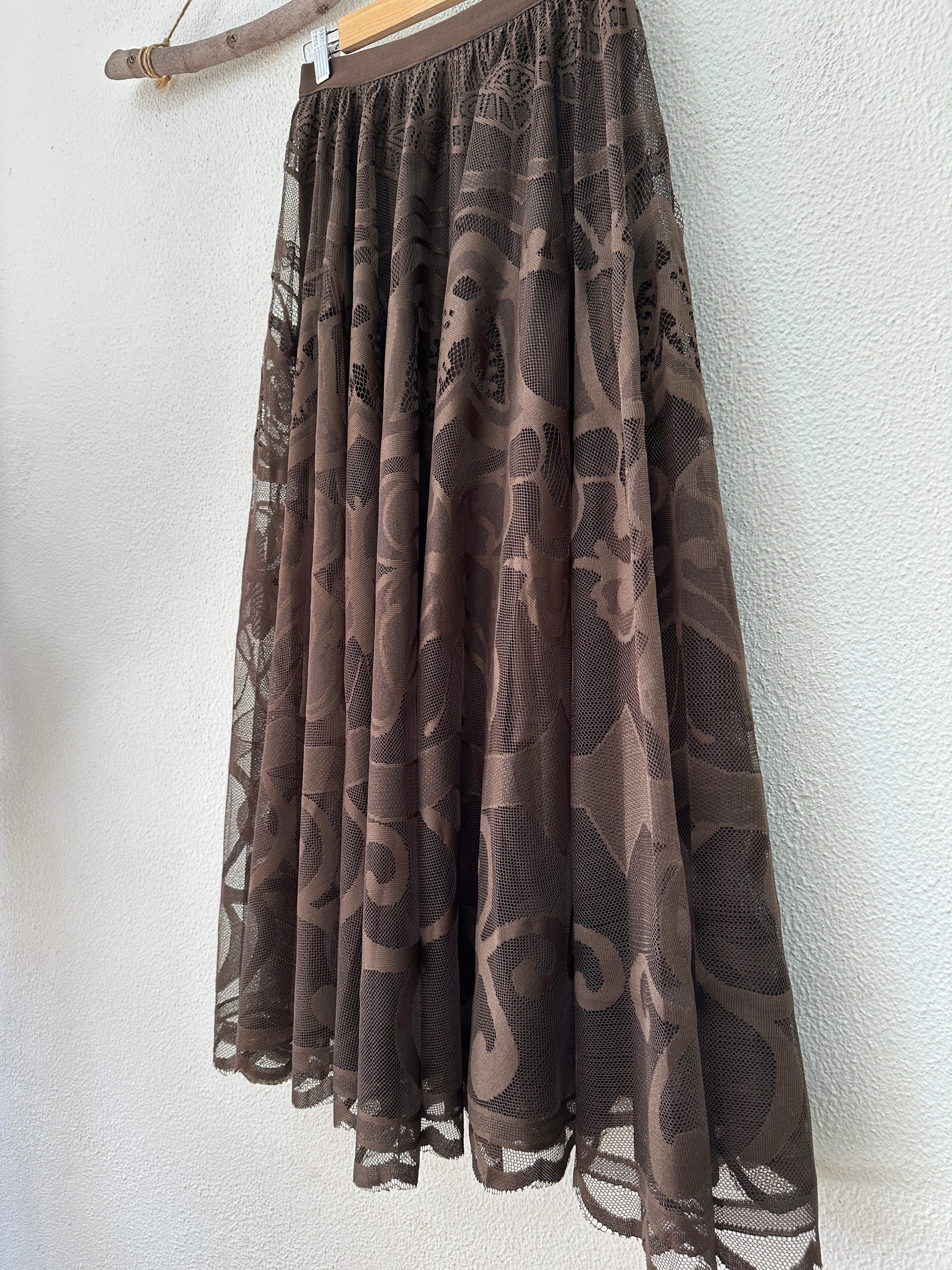 Saia em renda forrada CAMILLE