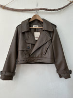 Load image in the gallery viewer,Blusão curto em ecopele BOSTON
