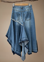 Carregar imagem no visualizador da galeria, Saia denim assimétrica MEGAN
