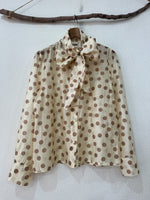 Cargue la imagen en el visor de la galería,Camisa em chiffon c/ laçada GABRIELLE
