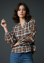 Load image in the gallery viewer,Camisa bordada FABÍOLA
