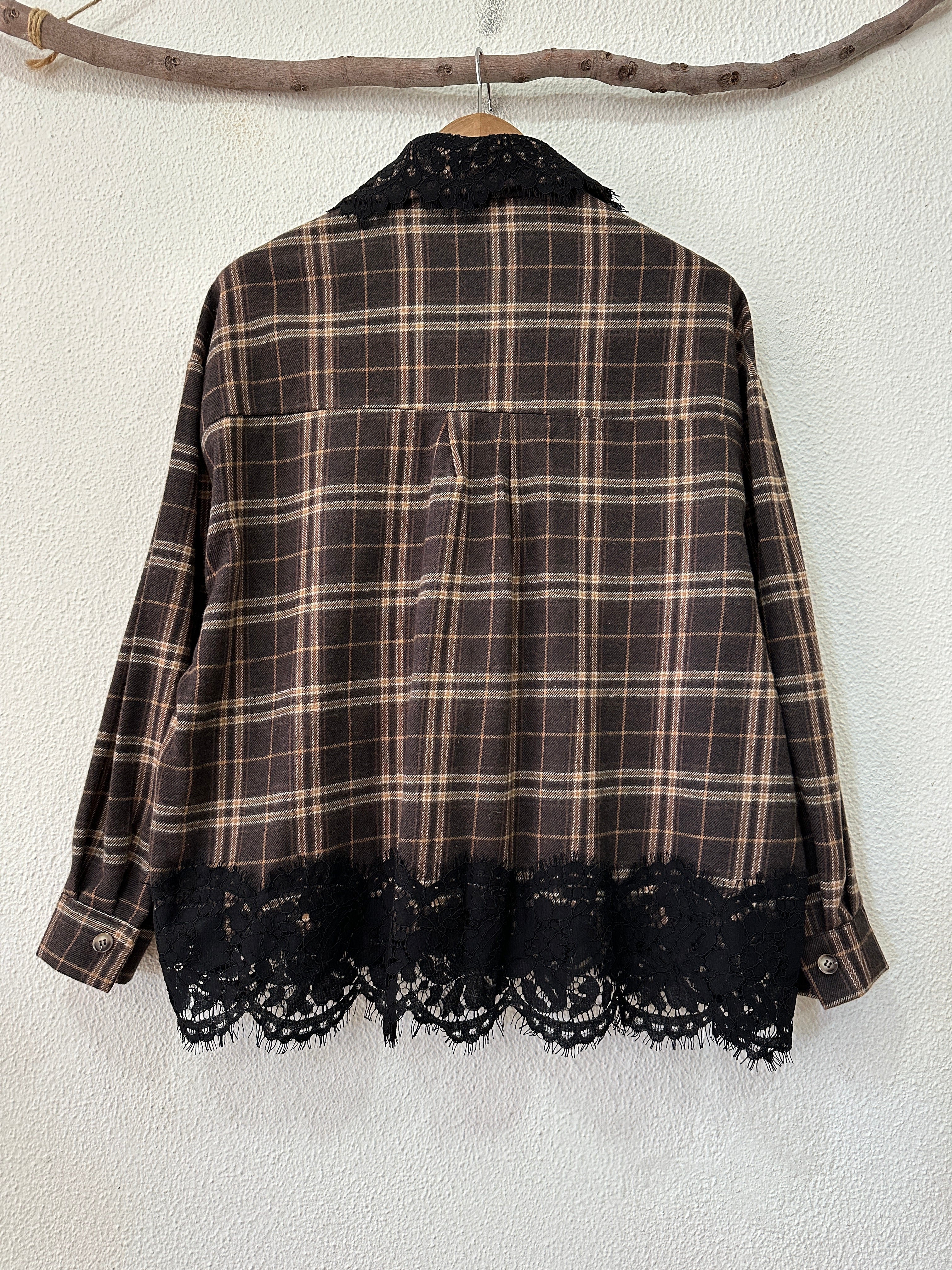 Camisa em flanela c/ renda YOKO