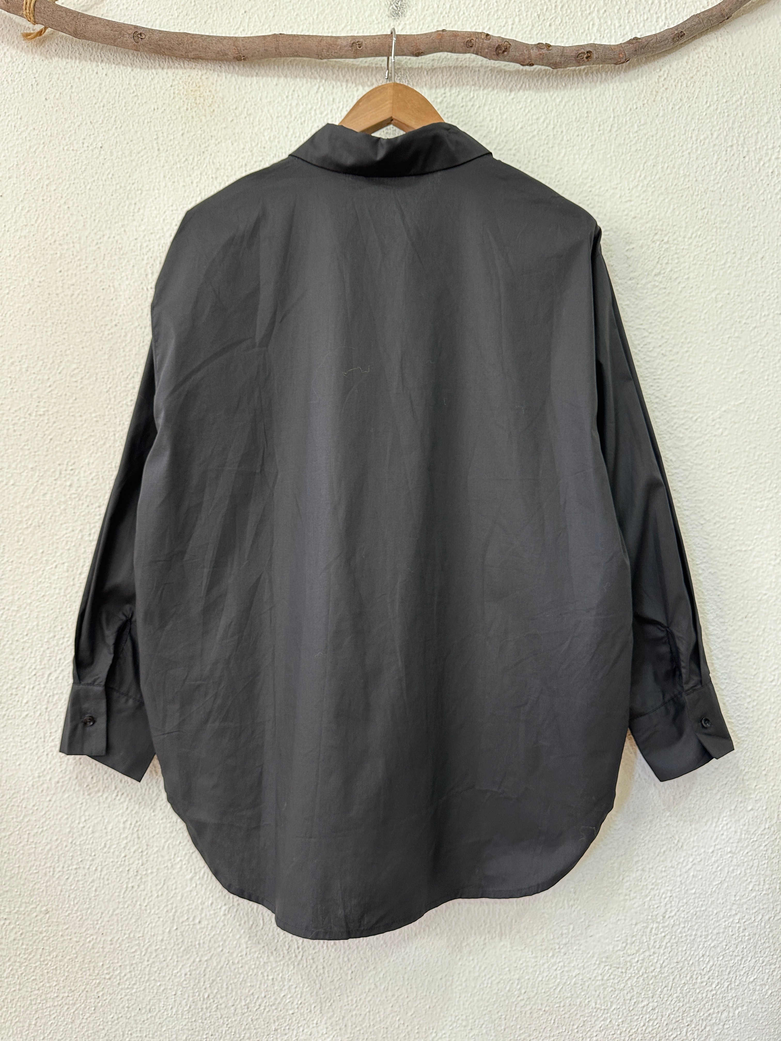 Camisa oversize c/ aplicações LOVE