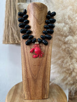 Load image in the gallery viewer,Colar em acrílico resistente CRABBY
