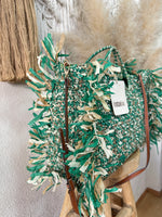 Carregar imagem no visualizador da galeria, Mala em ráfia c/franjas TERESA
