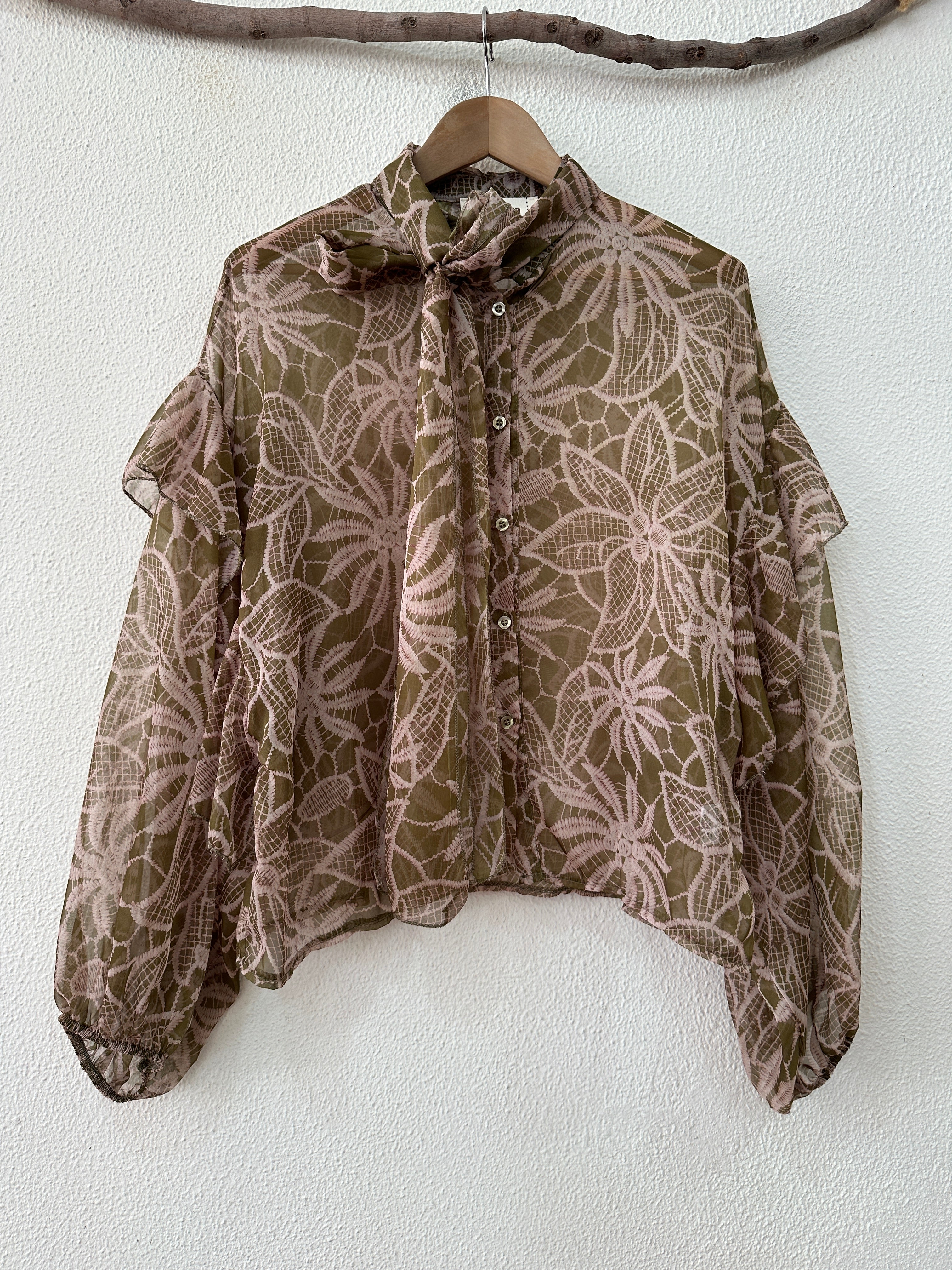 Camisa oversize c/laçada em chiffon NORMANDIE