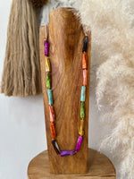 Carregar imagem no visualizador da galeria, Colar comprido em acrílico HADZA
