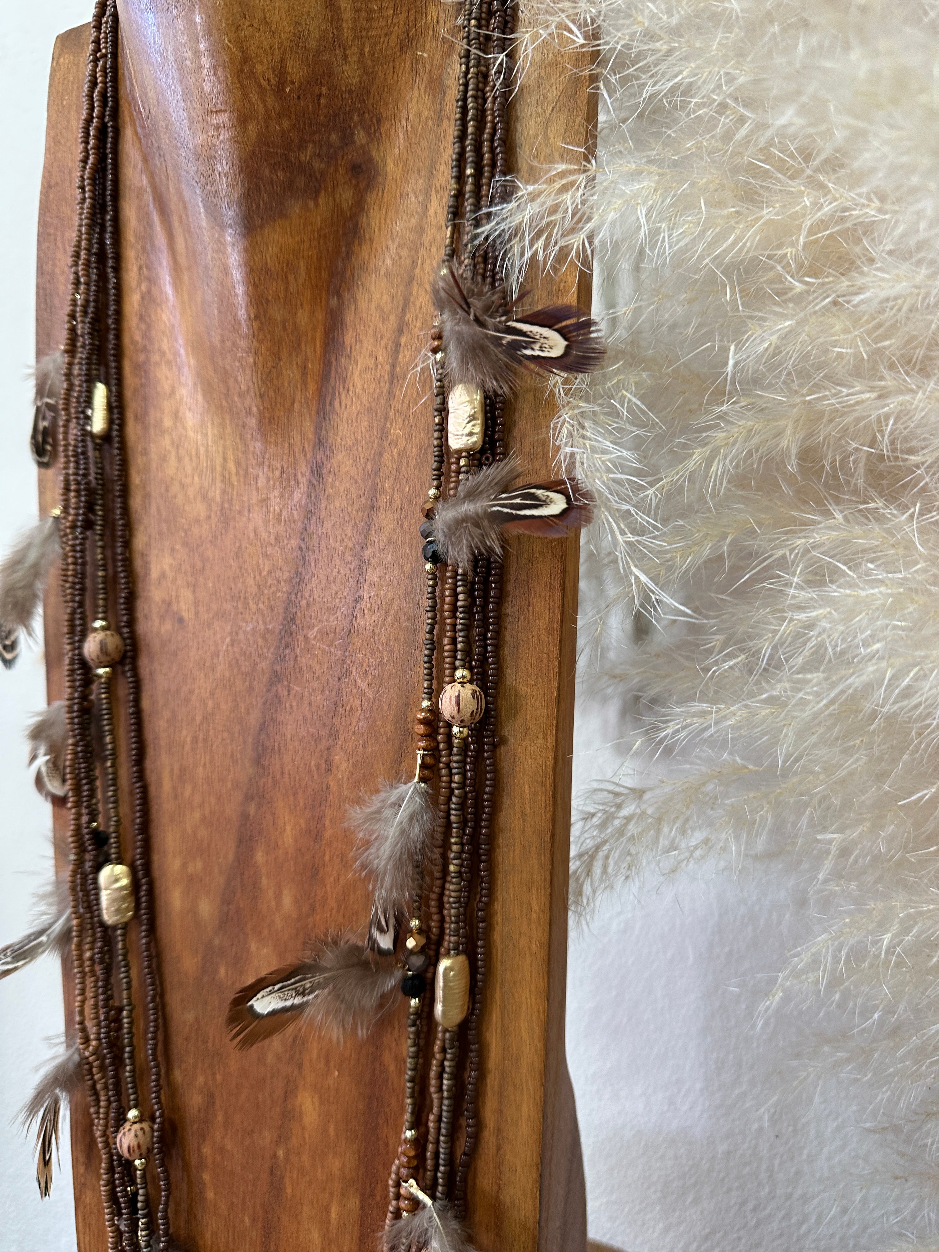 Colar comprido c/penas TUYA