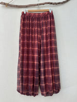 Load image in the gallery viewer,Calças bombachas c/ tule HOUSTON
