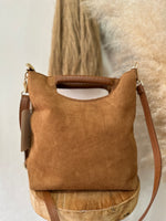 Carregar imagem no visualizador da galeria, Mala em camurça c/franjas PÁDOVA
