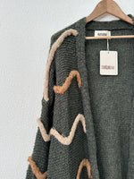 Load image in the gallery viewer,Casaco de malha c/ relevo HARVEST
