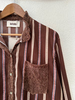 Load image in the gallery viewer,Camisa c/ detalhe de renda aveludada YVETTE
