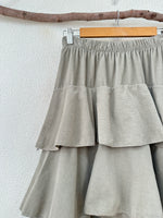 Load image in the gallery viewer,Saia em microbombazina c/ folhos ASPEN
