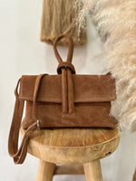 Carregar imagem no visualizador da galeria, Clutch em camurça MILLION
