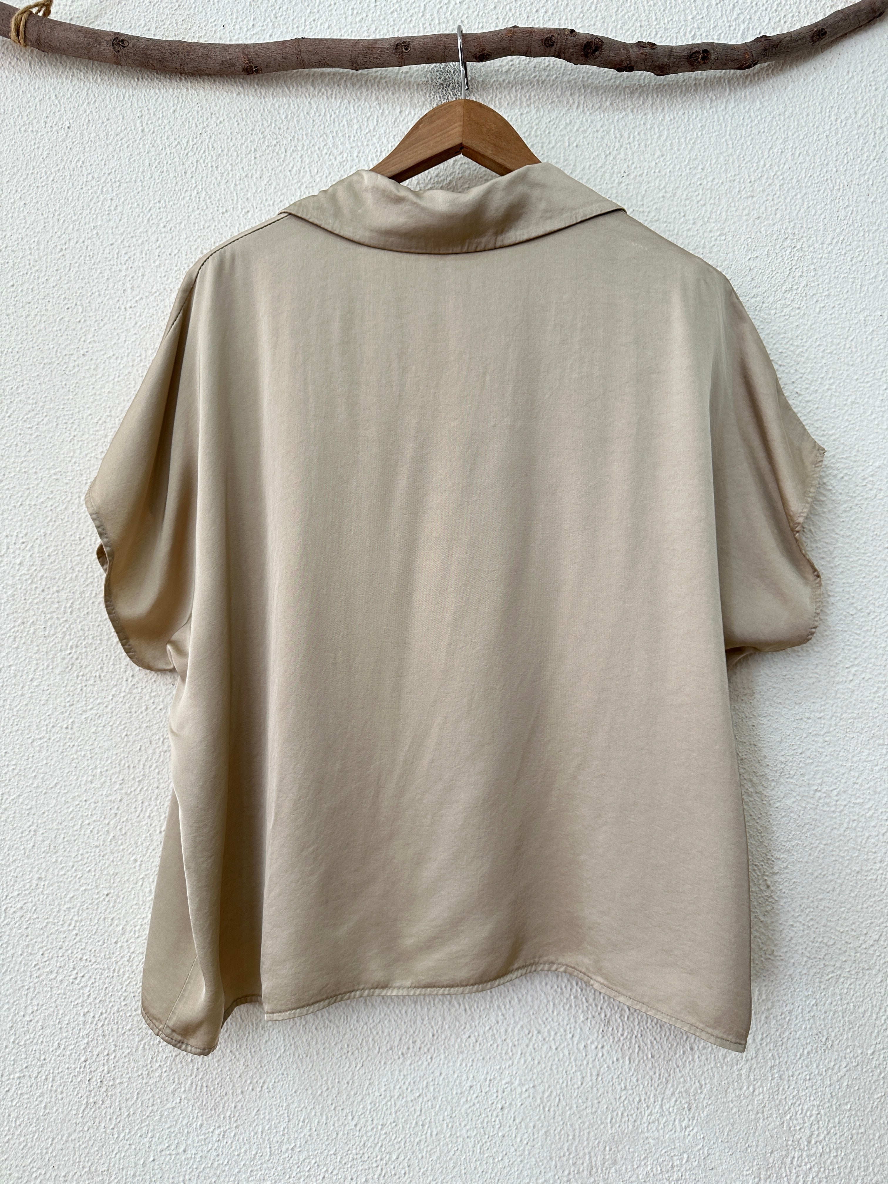 Túnica oversize acetinada BRITNEY