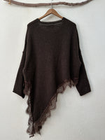 Carregar imagem no visualizador da galeria, Camisola de malha assimétrica c/renda CATHERINE
