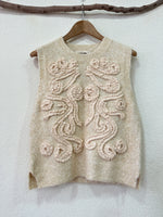 Carregar imagem no visualizador da galeria, Colete de malha c/ aplicações MALORY
