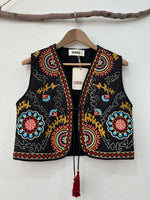 Load image in the gallery viewer,Colete acolchoado bordado ELARA
