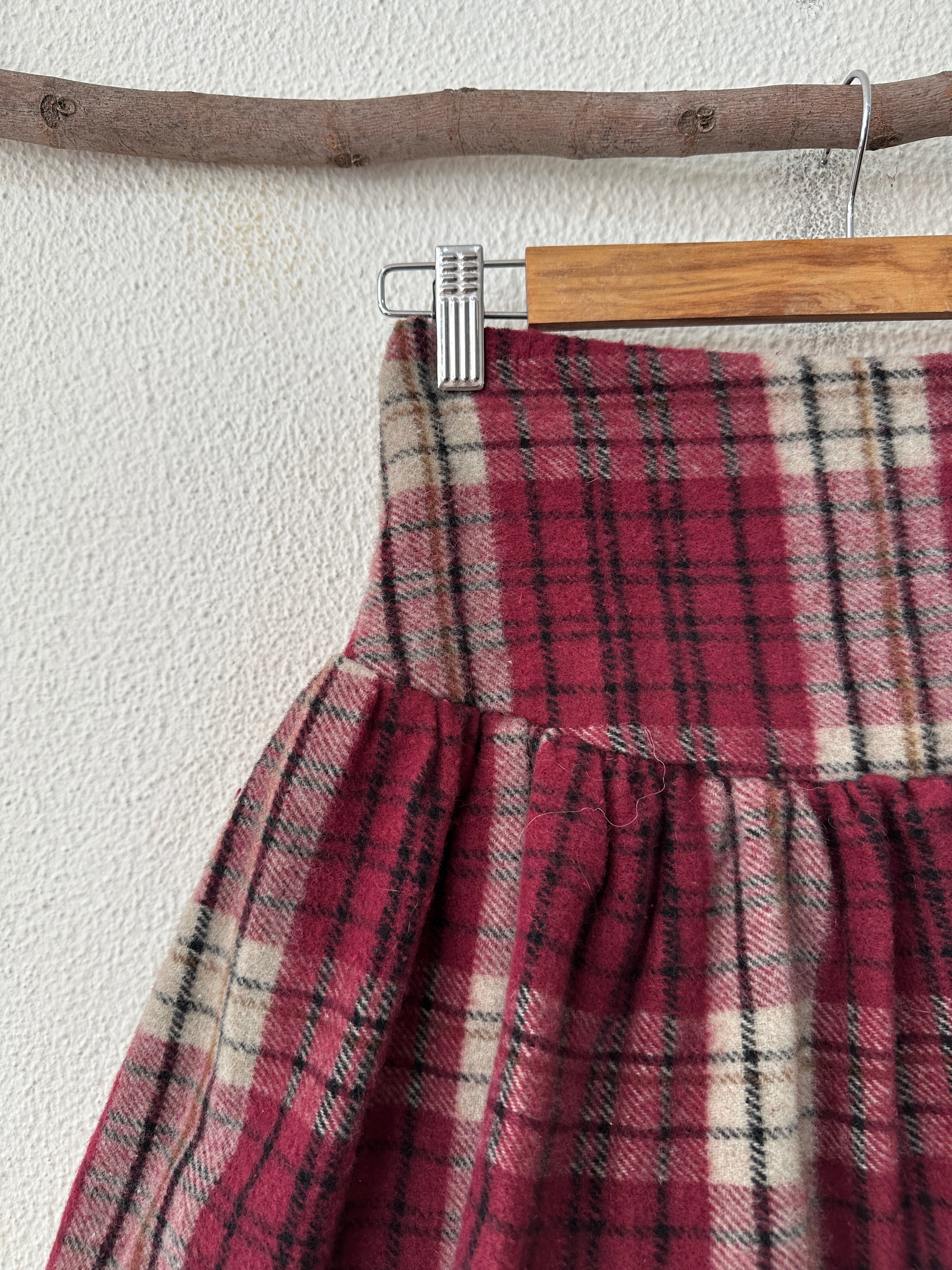 Saia abalonada em fazenda JINGLE