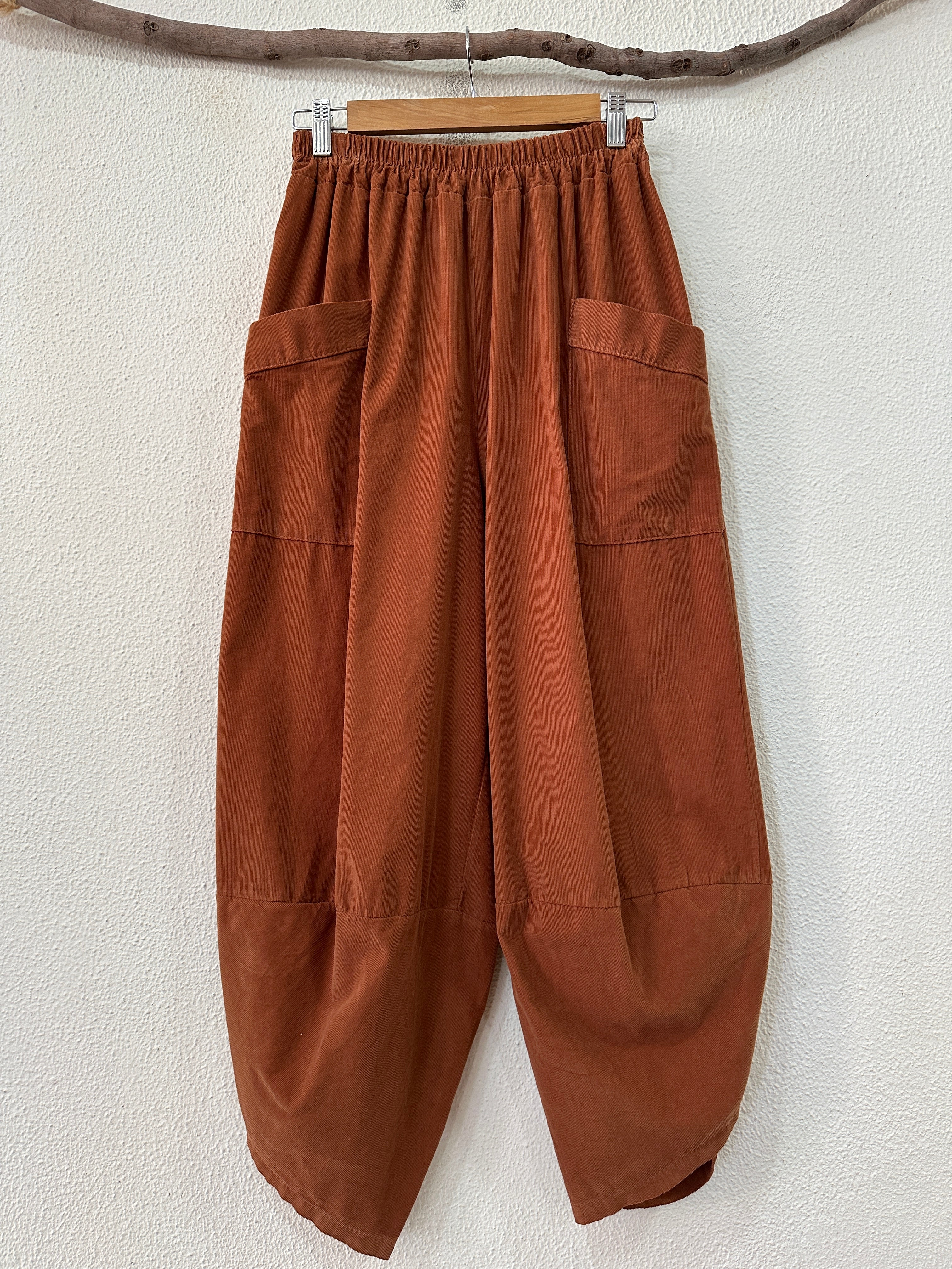 Calças baggy em microbombazina c/ bolsos HARLEM