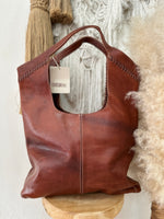 Carregar imagem no visualizador da galeria, Mala em pele BOLÍVIA
