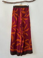 Load image in the gallery viewer,Pantalonas c/bolsos OSAKA
