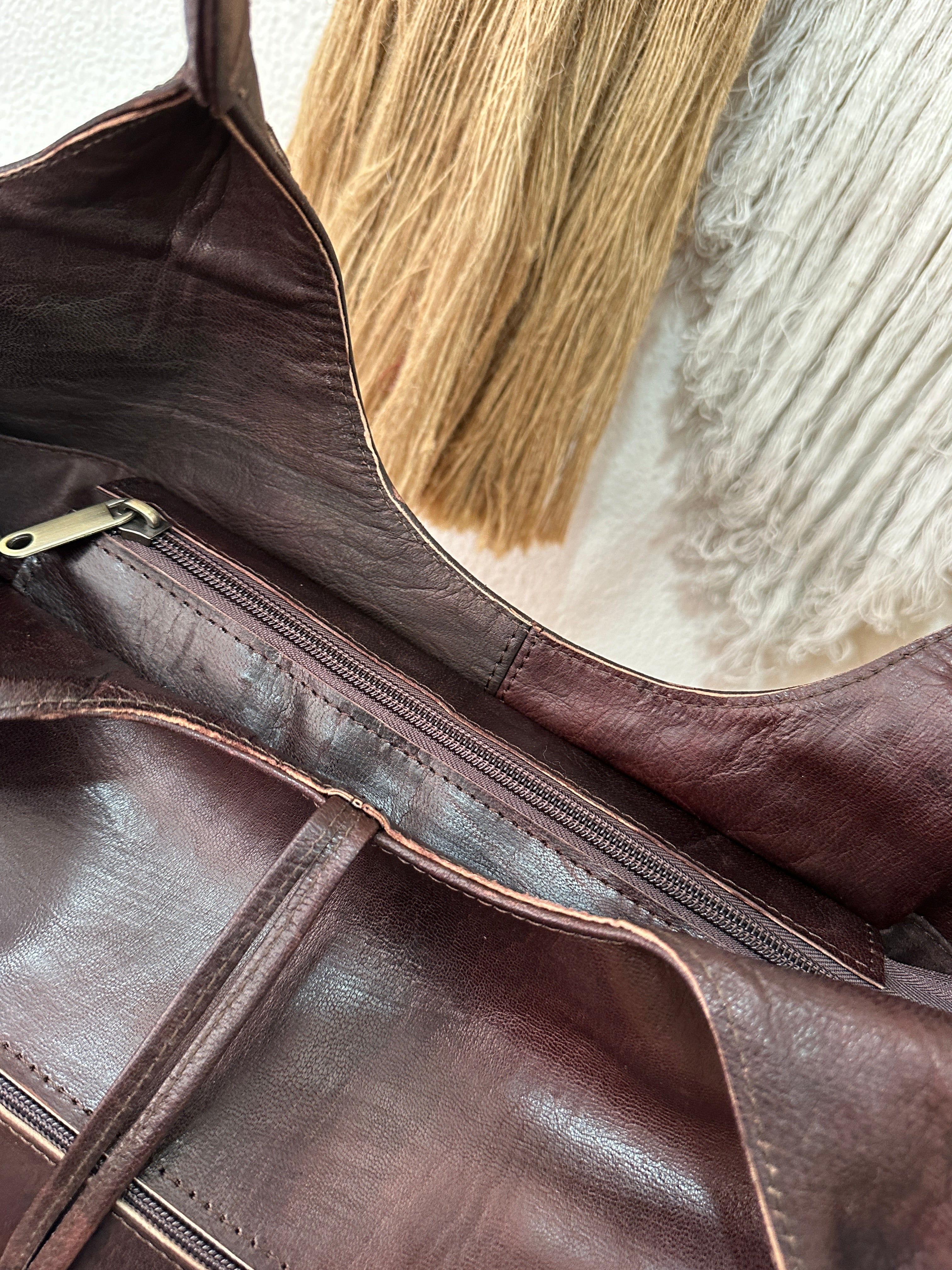 Mala de ombro em pele WAKHA