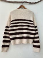 Load image in the gallery viewer,Camisola de malha bordada LEILA
