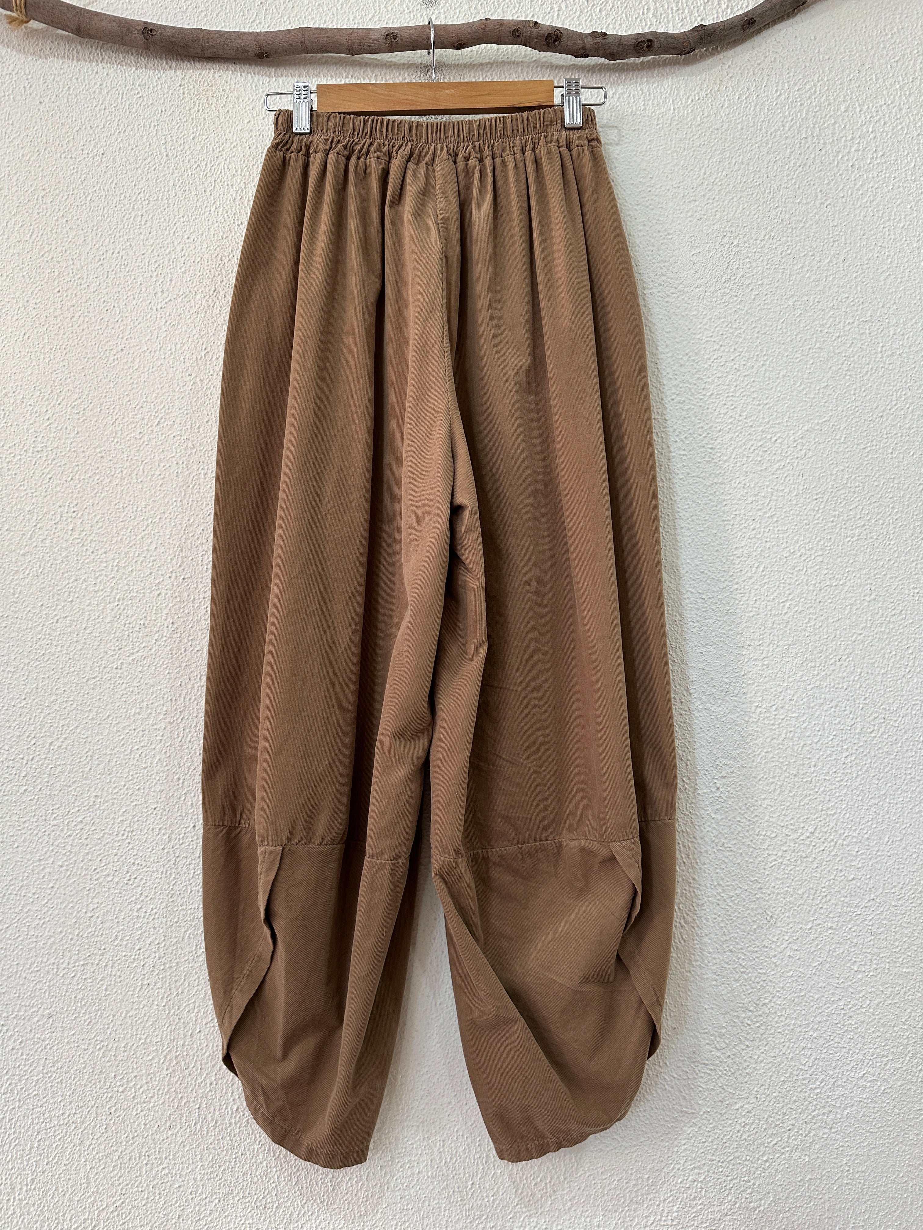 Calças baggy em microbombazina c/ bolsos HARLEM