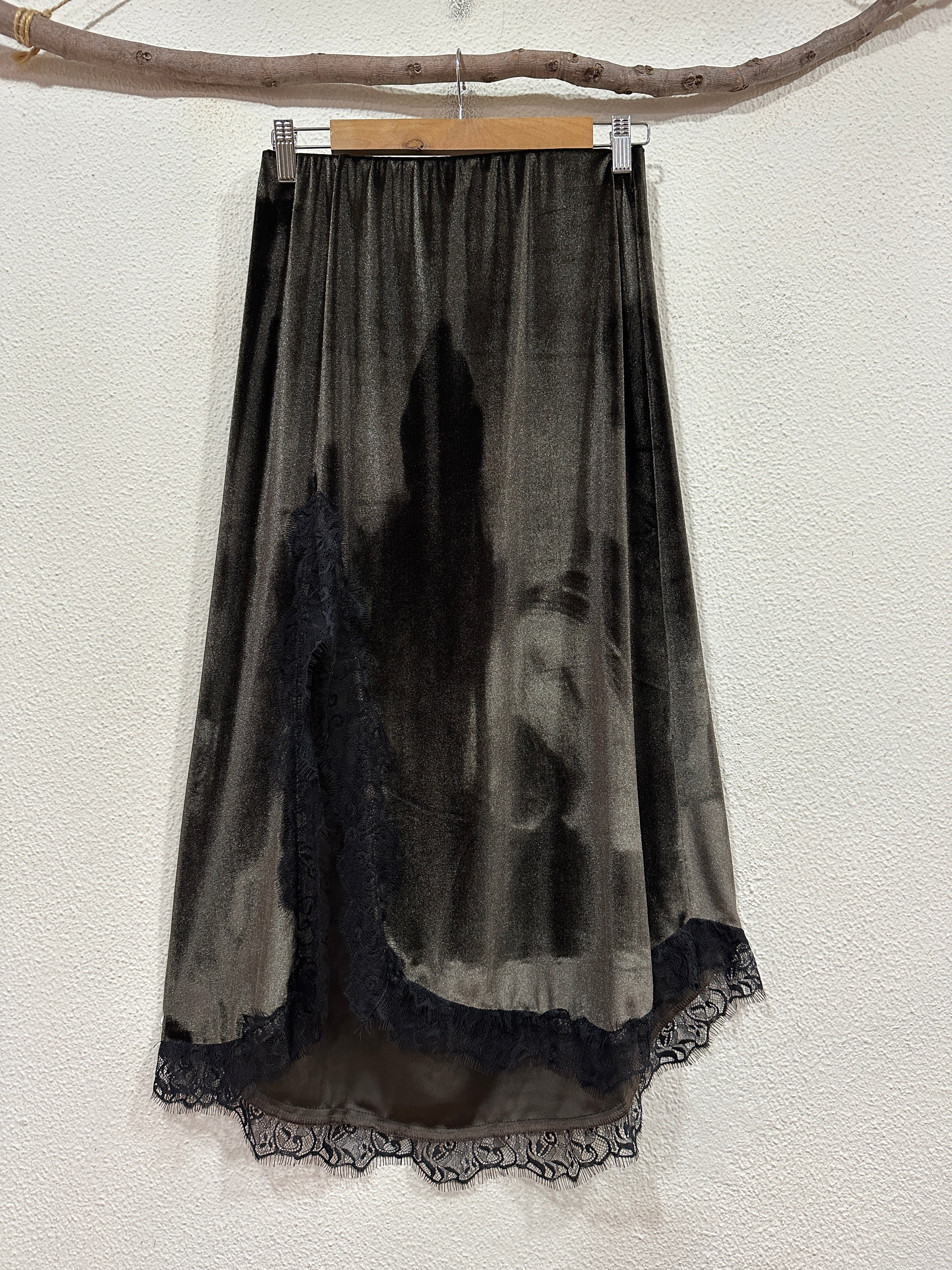 Saia em veludo cristal c/renda AMETHYST