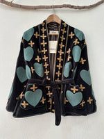 Load image in the gallery viewer,Kimono em veludo bordado ALICE
