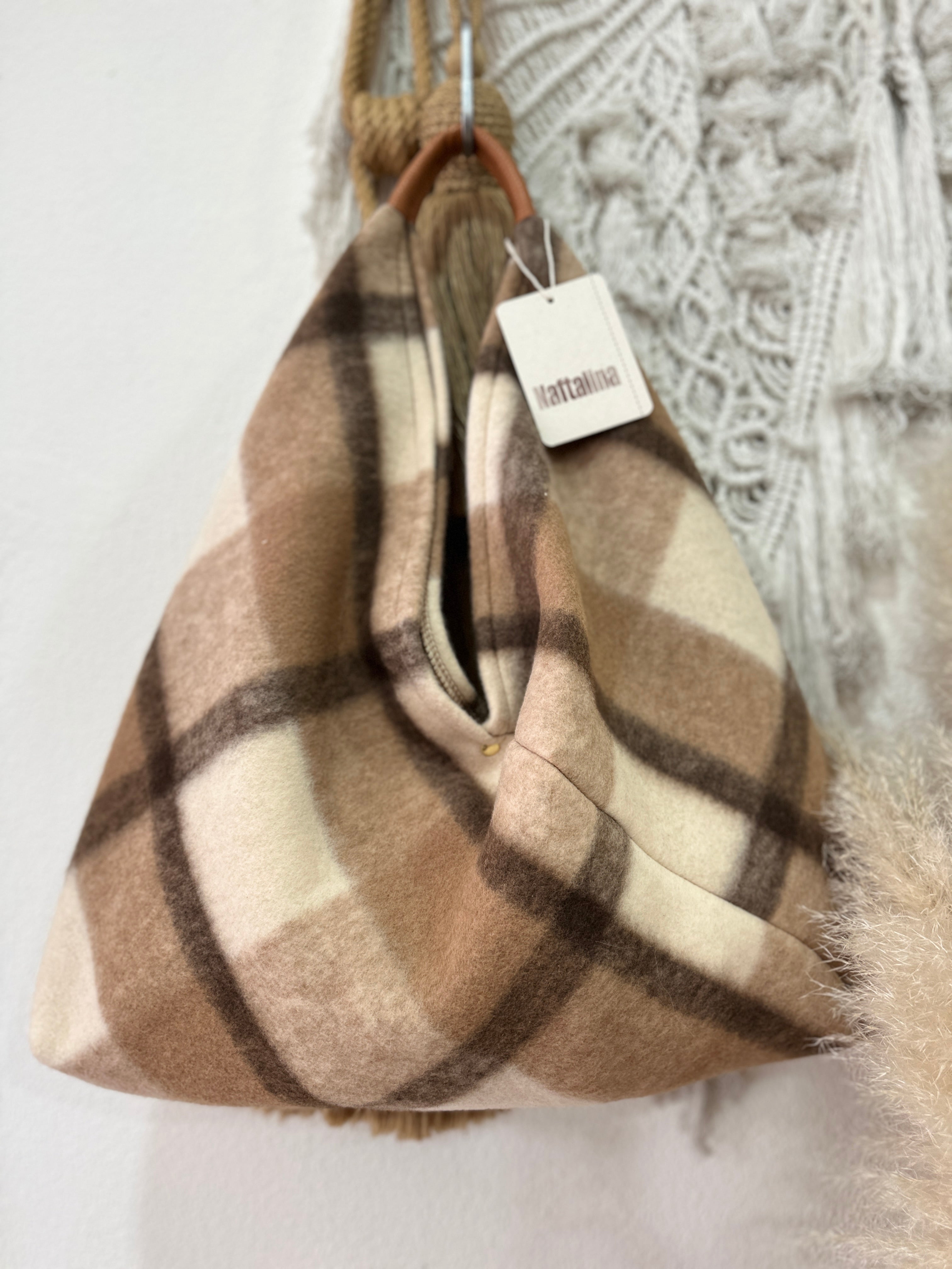 Mala em fazenda estilo hobo PARMA