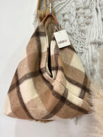 Load image in the gallery viewer,Mala em fazenda estilo hobo PARMA
