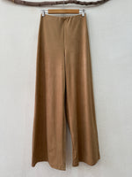 Load image in the gallery viewer,Pantalonas em suede COYOTE
