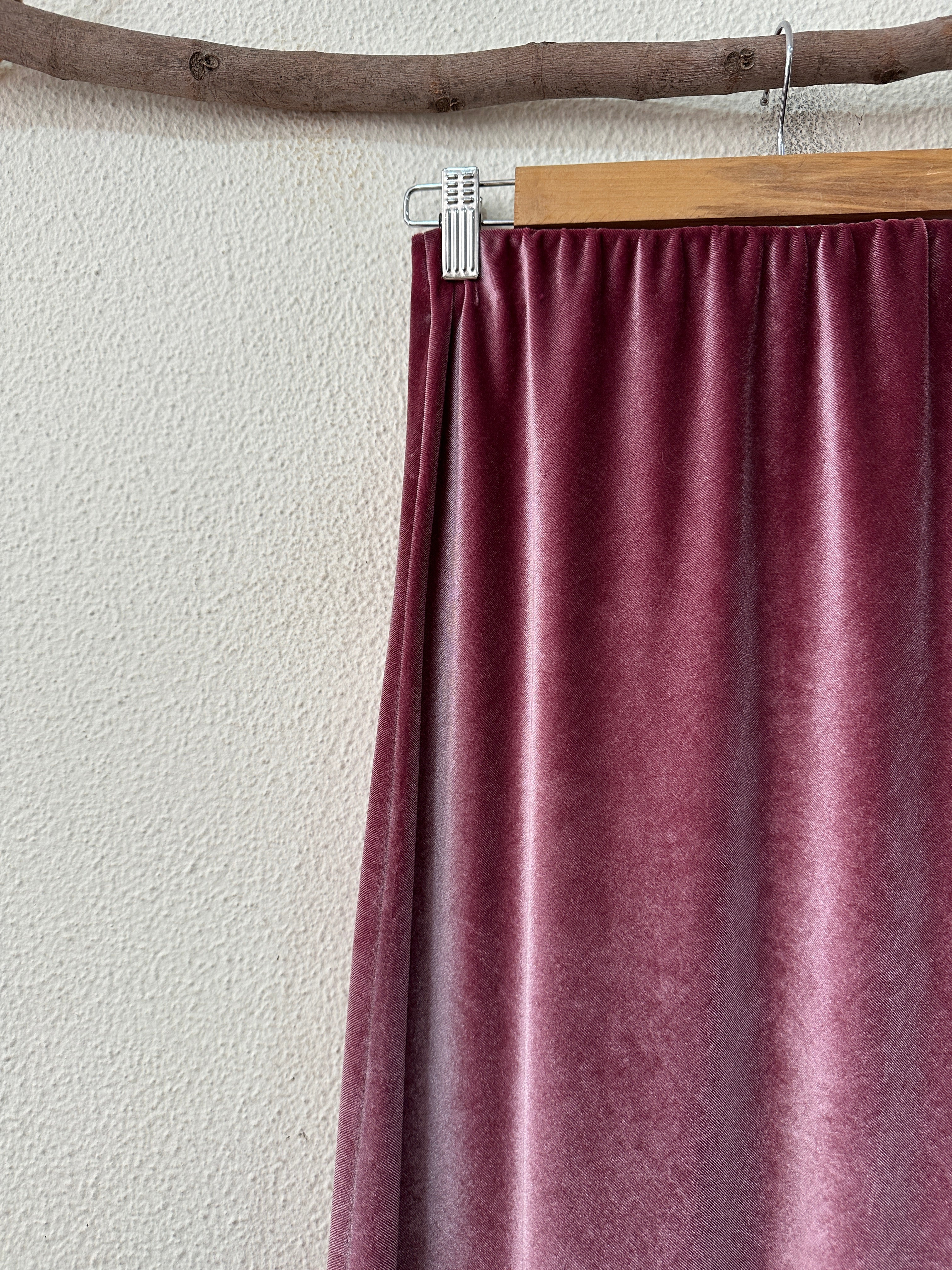 Saia assimétrica em veludo c/ renda GUMMY