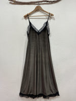 Cargue la imagen en el visor de la galería,Vestido em veludo cristal c/renda AMETHYST
