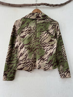 Load image in the gallery viewer,Blusão efeito suede FEARLESS
