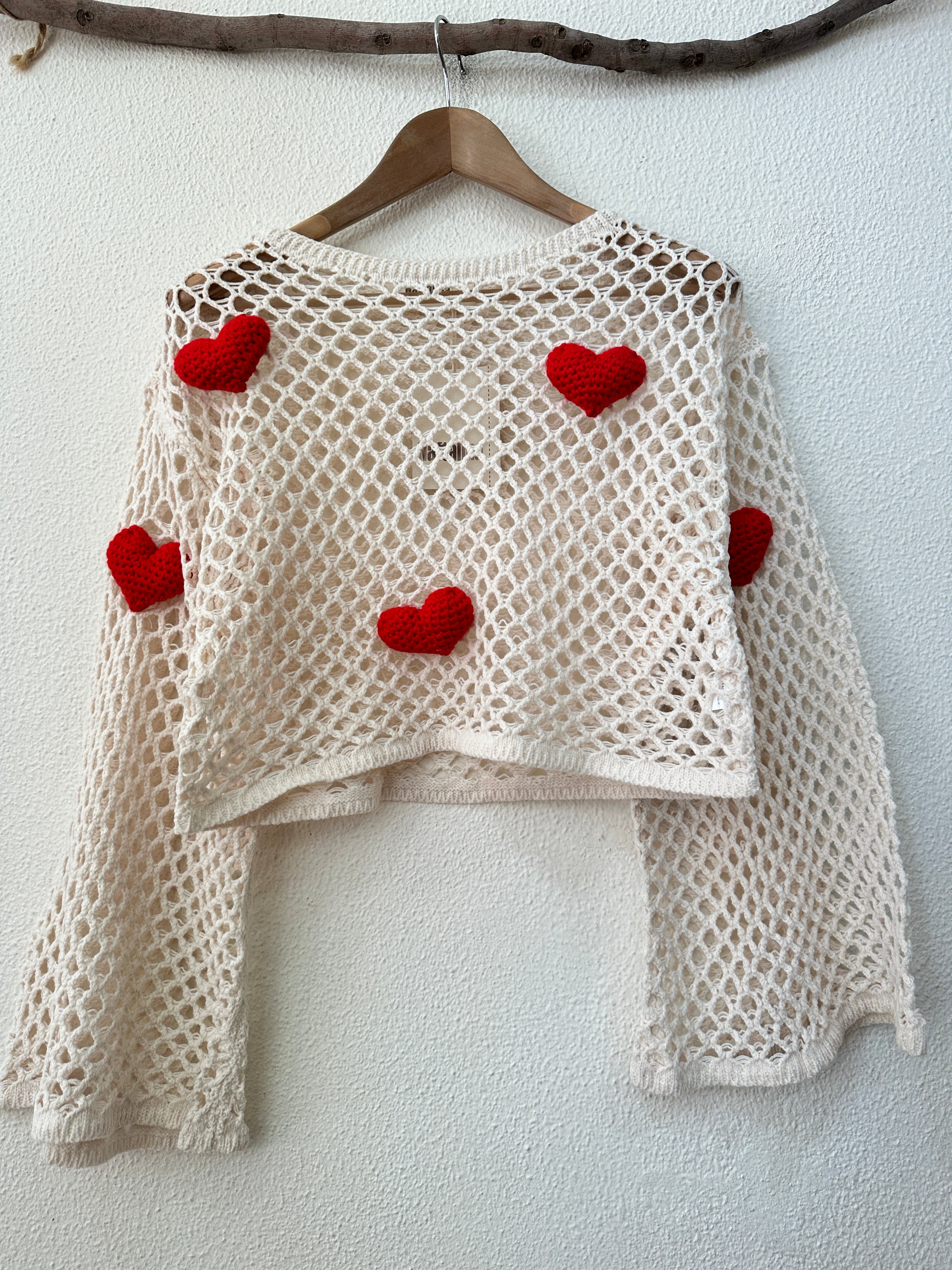 Camisola curta rendada c/aplicações em crochet CORAZÓN