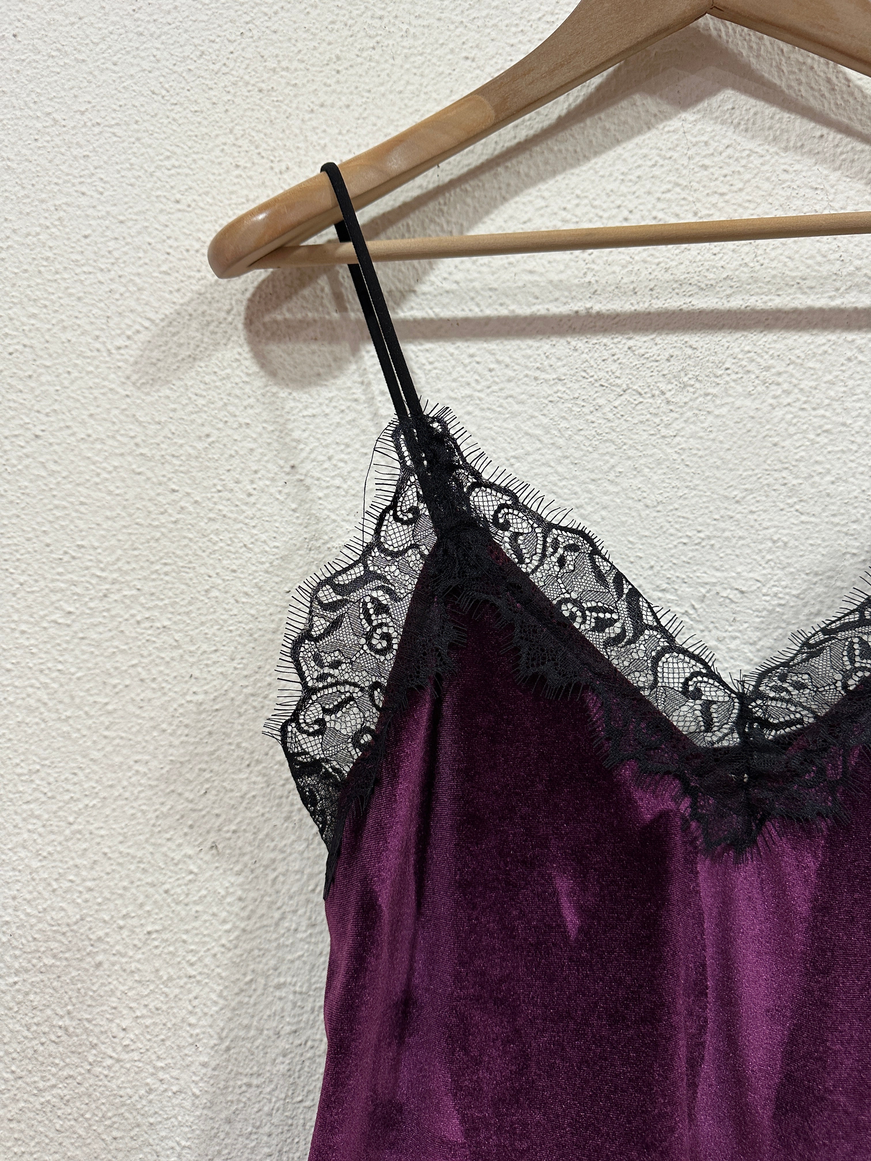 Top em veludo cristal c/renda AMETHYST